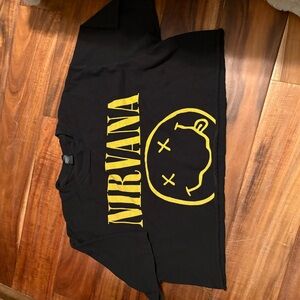 Black and‎ Yellow Nirvana crop Graphic Tee large (63)